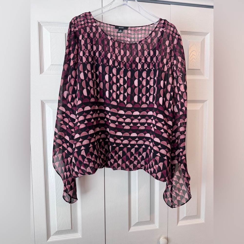 Alfani Pink and Black Geometric High-Low flowy blouse